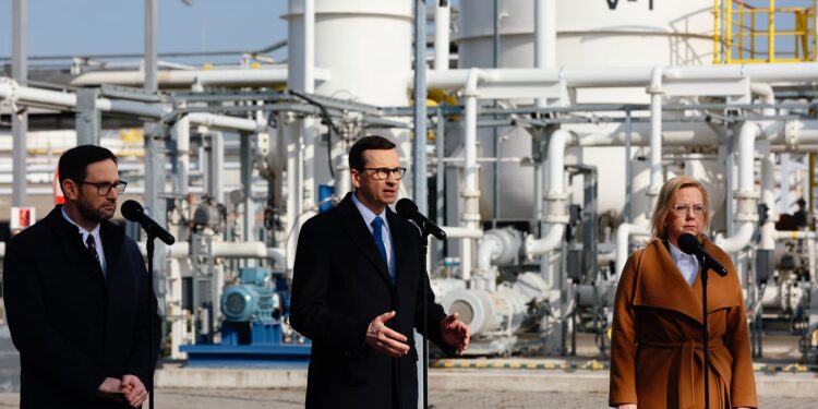 Polska odchodzi od importu surowców energetycznych z Rosji [FILM]