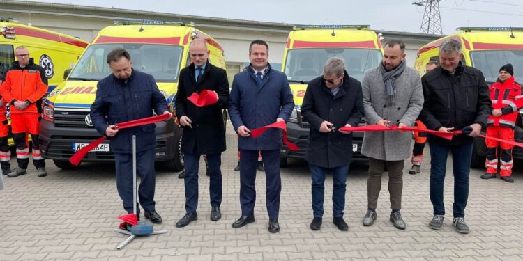 Cztery nowe karetki i tomograf w Płocku