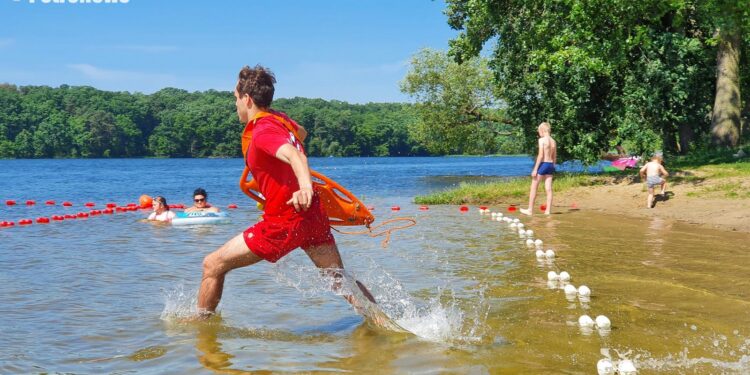 WOPR już strzeże kąpieliska w Grabinie [FILM, ZDJĘCIA]
