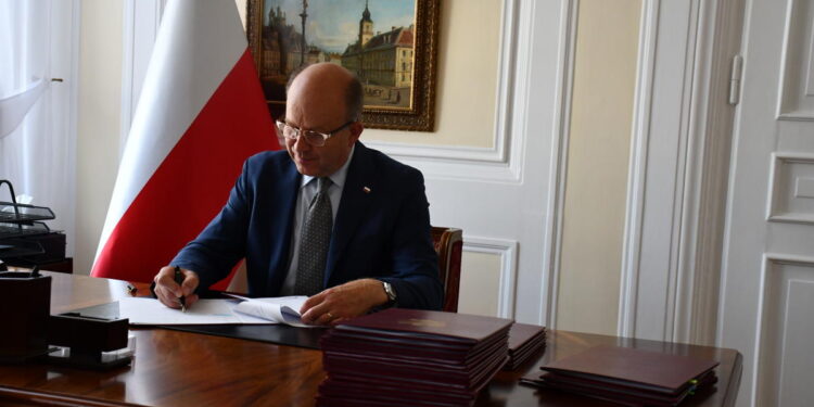 Mieszkańcy zdecydowali. W gminach powiatu płockiego staną maszty na flagi