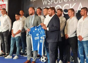 ORLEN sponsorem strategicznym Wisły Płock na dwa lata. Daje też więcej pieniędzy [FILM, ZDJĘCIA]