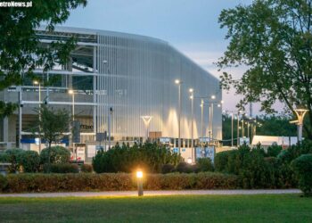 Stadion Wisły Płock na trzy miesiące przed planowanym zakończeniem budowy [FILM, ZDJĘCIA]