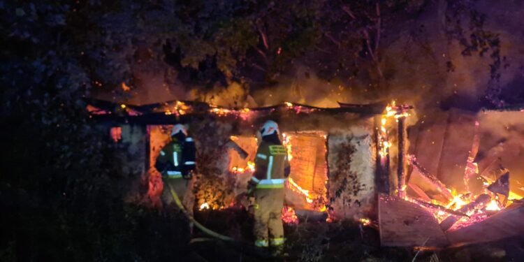 Nocny pożar w powiecie płockim [ZDJĘCIA]
