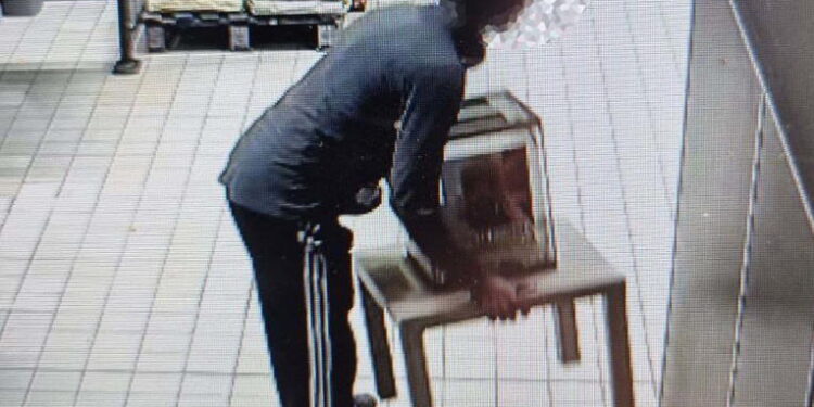 Ukradli pieniądze na leczenie dzieci i wydali je na alkohol i papierosy