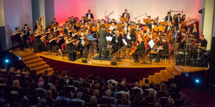 Płocka Orkiestra Symfoniczna zaprasza na koncert trzech tenorów „TRE VOCI My Way”