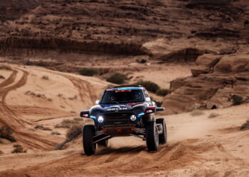 Dakar w deszczu sprzyjał Kubie Przygońskiemu. Zawodnik się popisał [FILM, ZDJĘCIA]