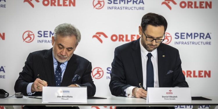 Dostawy gazu zabezpieczone. ORLEN podpisał długoterminową umowę