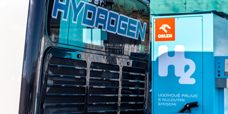 Rewolucja wodorowa już trwa. Ruszyła stacja tankowania w Czechach, w tym roku dwie powstaną też w Polsce