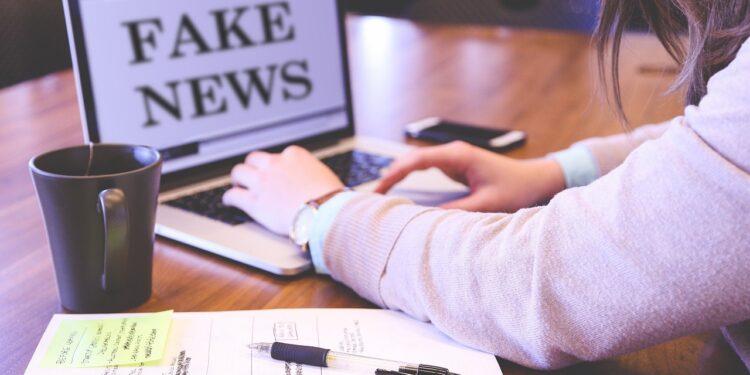 Antyfejkowy portal prostuje plotki o gwałtach w Płocku