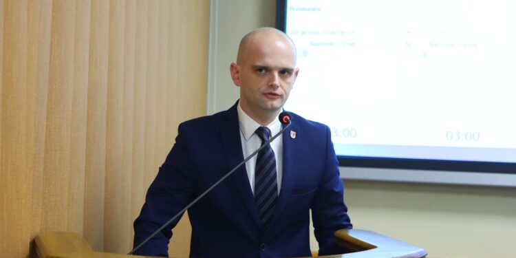 Starosta płocki podczas sesji rady powiatu: „Przepraszam”