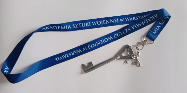 Znaleziono klucze. Policjanci proszą o pomoc w odnalezieniu właściciela