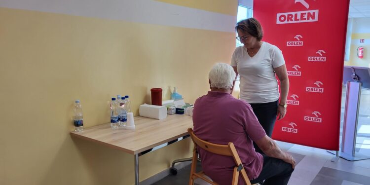 Mini miasteczko zdrowia przyjechało specjalnie dla seniorów [FILM, ZDJĘCIA]