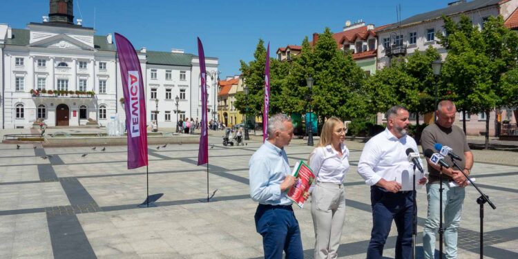 Psychika dzieci i młodzieży coraz słabsza. Płocki poseł organizuje „Okrągły stół” dla zdrowia dzieci
