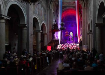 Piękny koncert Płockiej Orkiestry Symfonicznej i Chóru Pueri et Puellae Cantores Plocenses [ZDJĘCIA]