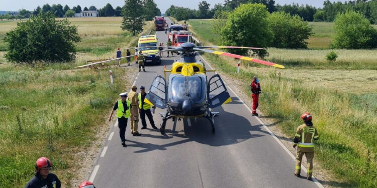 Zderzenie dwóch aut, cztery osoby ranne