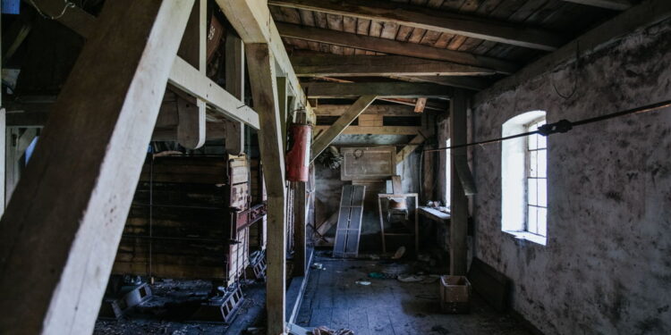 Zabytkowy płocki młyn zyska nową funkcję i… przestanie straszyć [ZDJĘCIA]