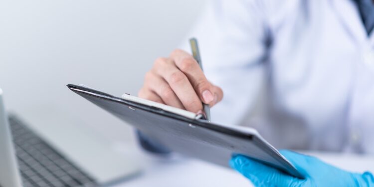 Badania kliniczne: Jak z nich korzystać i dlaczego są ważne dla pacjentów?