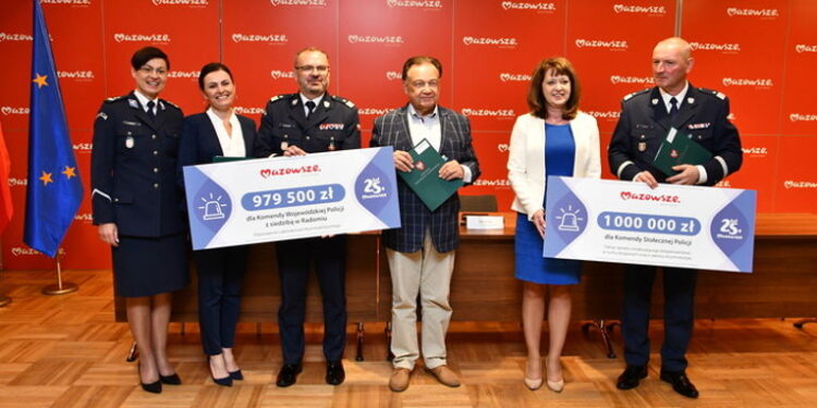 Mazowiecka Policja ze wsparciem. Na co przeznaczy blisko 2 mln zł