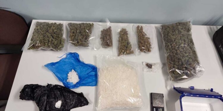 Nie ma jeszcze 20 lat, znaleźli u niego ponad 3 kilogramy narkotyków