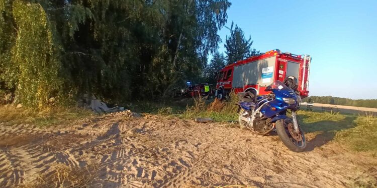 Motocyklista wpadł do rowu. Był pijany i bez uprawnień