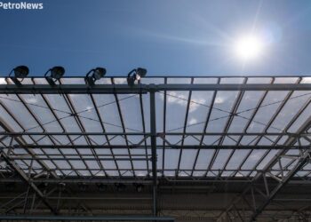 Nowy stadion uszkodzony podczas otwarcia? „Trwa analiza ewentualnych zniszczeń” [FILM, ZDJĘCIA]