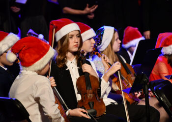 Płockie szkoły muzyczne zapraszają na wspólne kolędowanie!