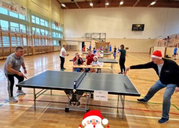 Mikołajki na sportowo w płockiej szkole
