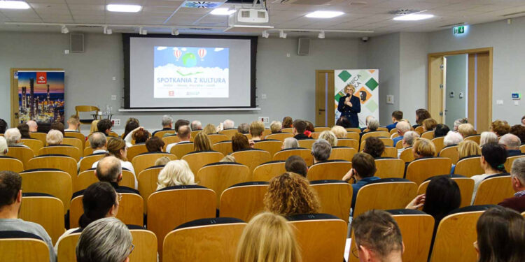 Spotkania z Kulturą w Książnicy Płockiej. Poznaliśmy smak Indii [ZDJĘCIA]