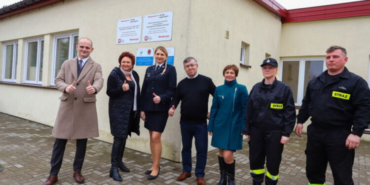 Mieszkańcy tchnęli nowe życie w dawną szkołę [ZDJĘCIA]