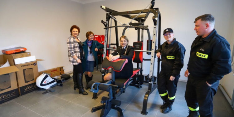 Mieszkańcy tchnęli nowe życie w dawną szkołę [ZDJĘCIA]