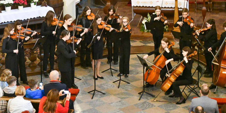 Płoccy muzycy dali koncert utworów organowych i kameralnych [ZDJĘCIA]