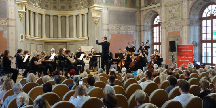 Piękny koncert płockich symfoników w Małachowiance [ZDJĘCIA]