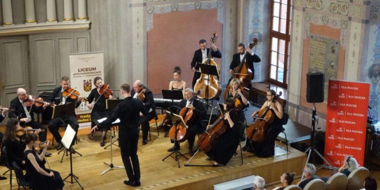 Piękny koncert płockich symfoników w Małachowiance [ZDJĘCIA]