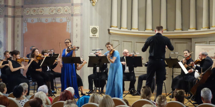 Piękny koncert płockich symfoników w Małachowiance [ZDJĘCIA]