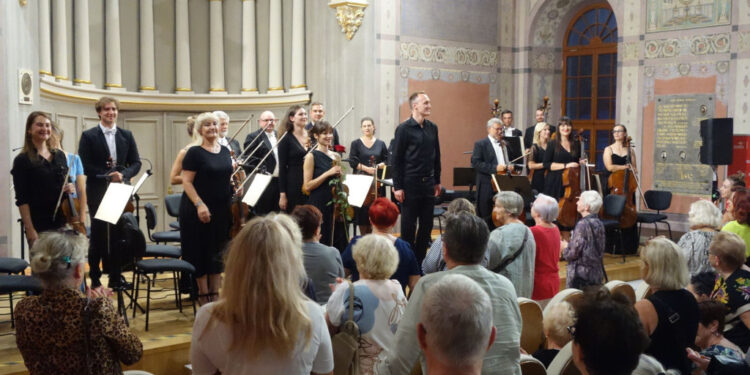 Piękny koncert płockich symfoników w Małachowiance [ZDJĘCIA]