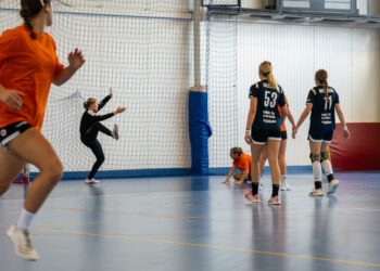 Pierwszy dzień Ogólnopolskiego Turnieju Piłki Ręcznej Kobiet w Płocku [FILM, ZDJĘCIA]