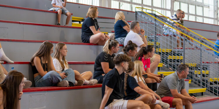 Pierwszy dzień Ogólnopolskiego Turnieju Piłki Ręcznej Kobiet w Płocku [FILM, ZDJĘCIA]