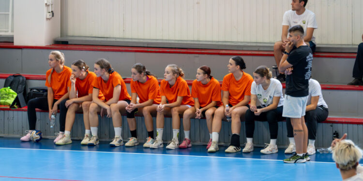 Pierwszy dzień Ogólnopolskiego Turnieju Piłki Ręcznej Kobiet w Płocku [FILM, ZDJĘCIA]