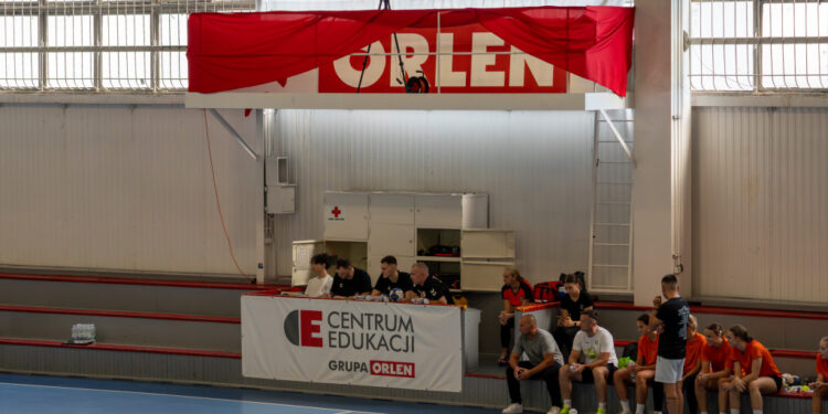 Pierwszy dzień Ogólnopolskiego Turnieju Piłki Ręcznej Kobiet w Płocku [FILM, ZDJĘCIA]