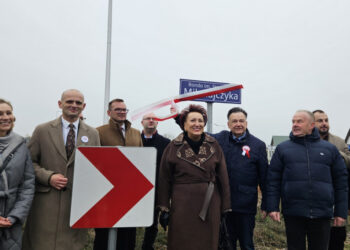 Nowe rondo uroczyście otwarte. Otrzymało nazwę [ZDJĘCIA]