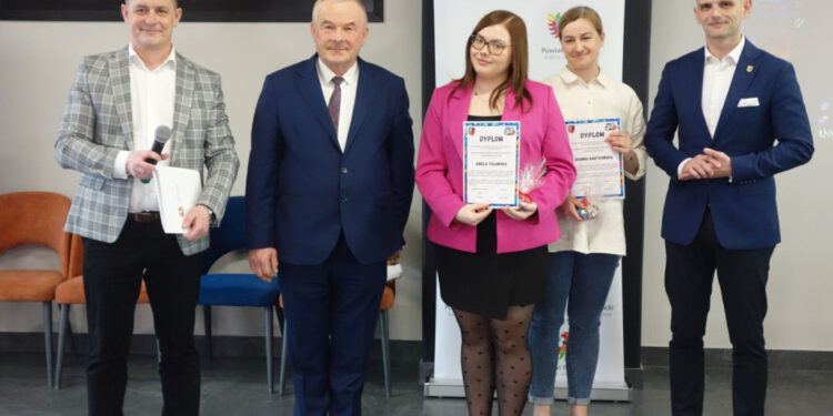 Samorząd podziękował powiatowym wolontariuszom. Zebrali rekordową kwotę