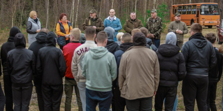 Akcja sadzenia drzew w powiecie płockim. Posadzono ok. 3 tys. sadzonek!