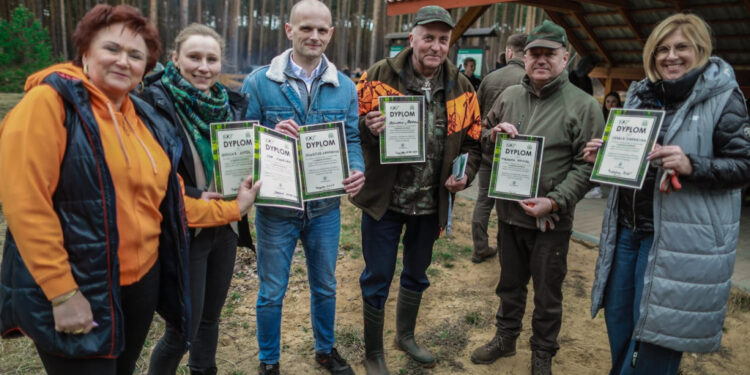 Akcja sadzenia drzew w powiecie płockim. Posadzono ok. 3 tys. sadzonek!