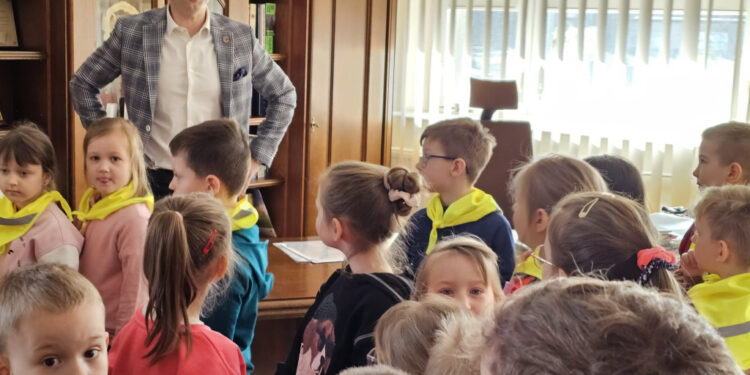 „Dzień w fotelu Starosty Płockiego” dla przedszkolaków z Bielska