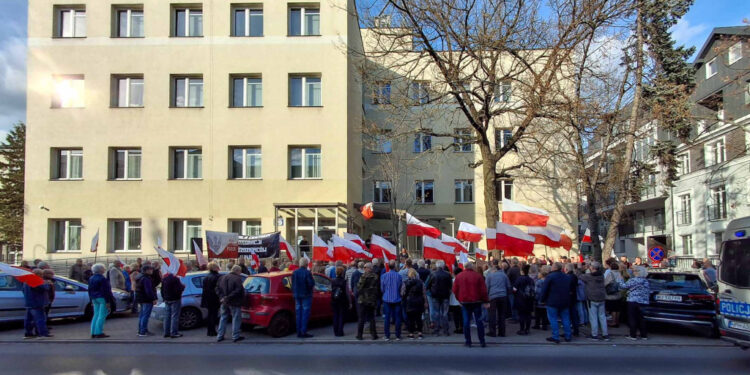 Protest przeciwko Centrum Integracji Cudzoziemców w Płocku [FILM, FOTO]
