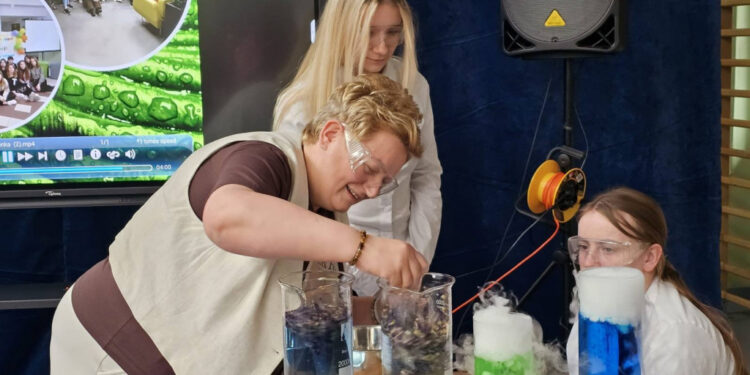 Szukali dla siebie zawodu. Targi edukacyjno-zawodowe w Bergerowej [FOTO]