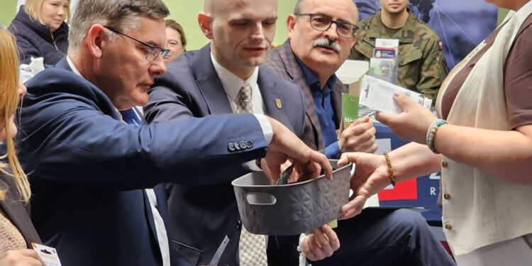 Szukali dla siebie zawodu. Targi edukacyjno-zawodowe w Bergerowej [FOTO]