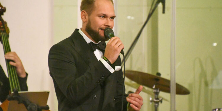 Piękna podróż do lat 20. i 30. z Płocką Orkiestrą Symfoniczną [ZDJĘCIA]