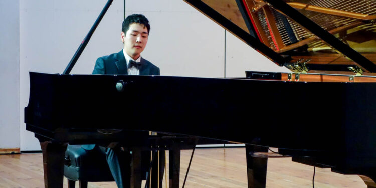 Nowy fortepian i piękny Recital Chopinowski w Płocku [ZDJĘCIA]