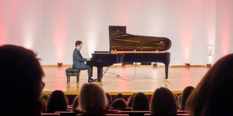 Nowy fortepian i piękny Recital Chopinowski w Płocku [ZDJĘCIA]